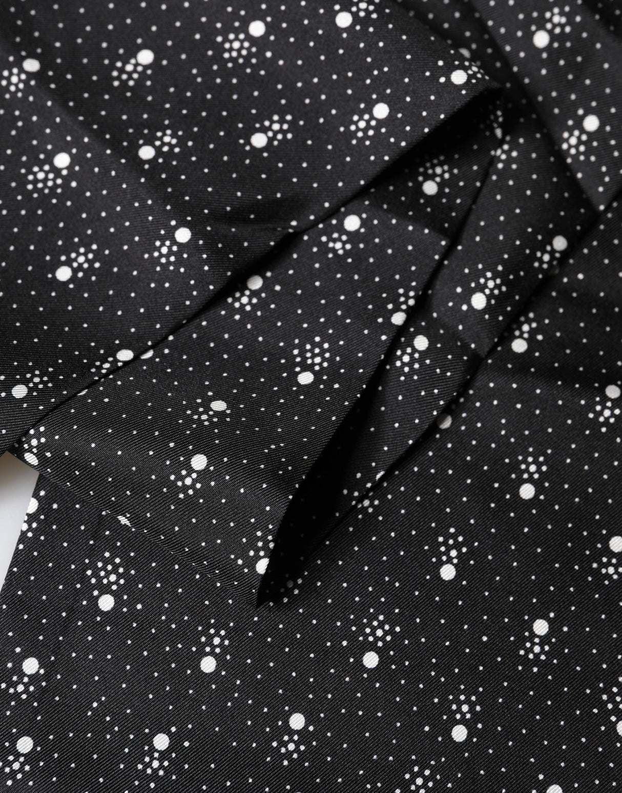 Dolce & Gabbana Black White Silk Dotted Print Foulard 140cm X 15cm Scarf