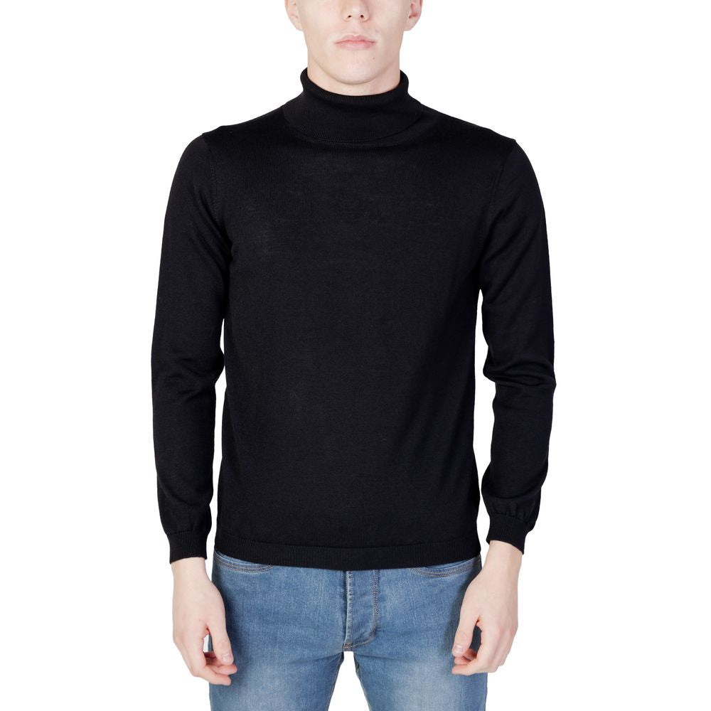Alviero Martini Prima Classe Black Viscose Turtleneck