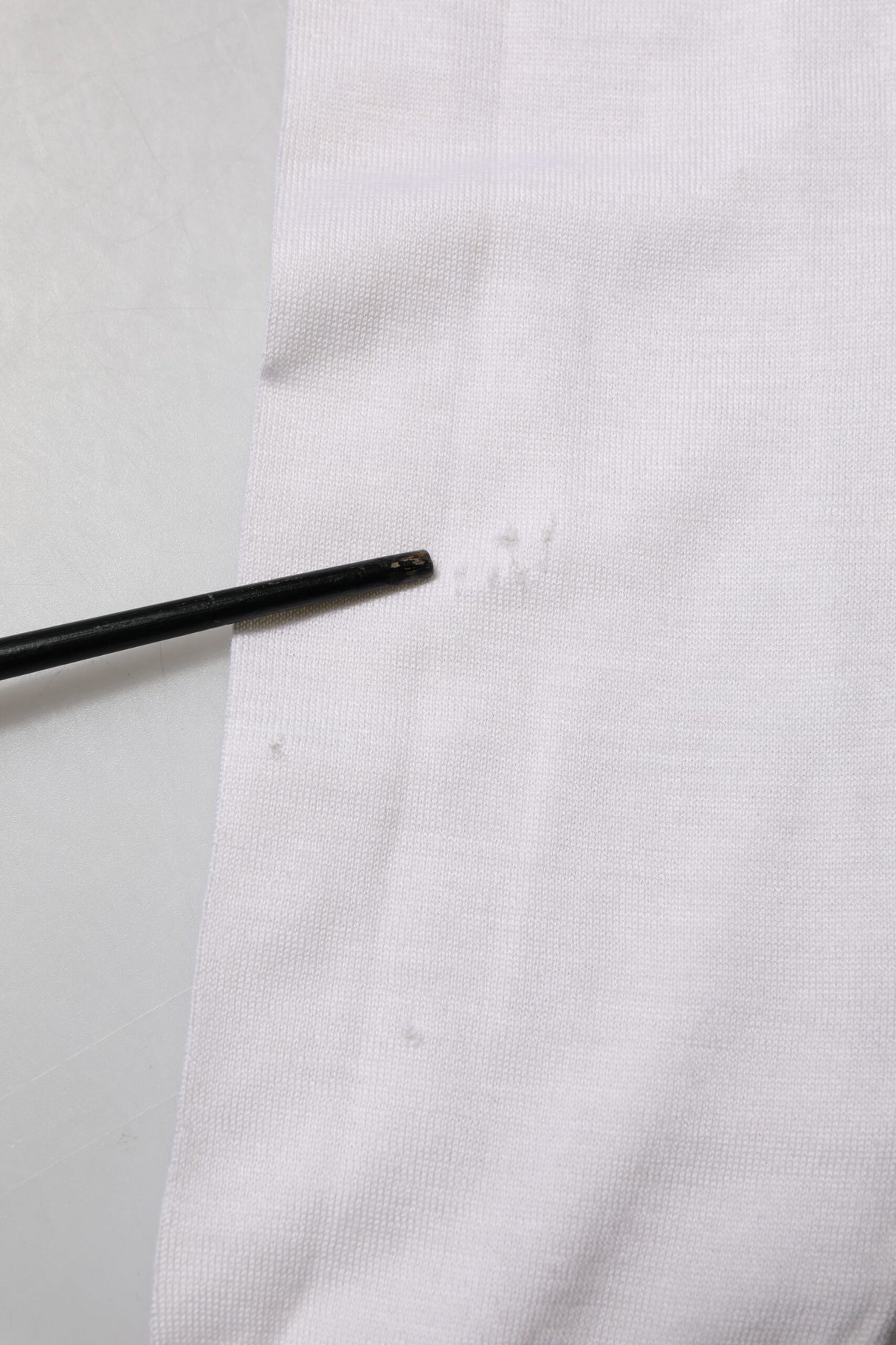 Dolce & Gabbana White Cashmere Logo V-neck Pullover Sweater