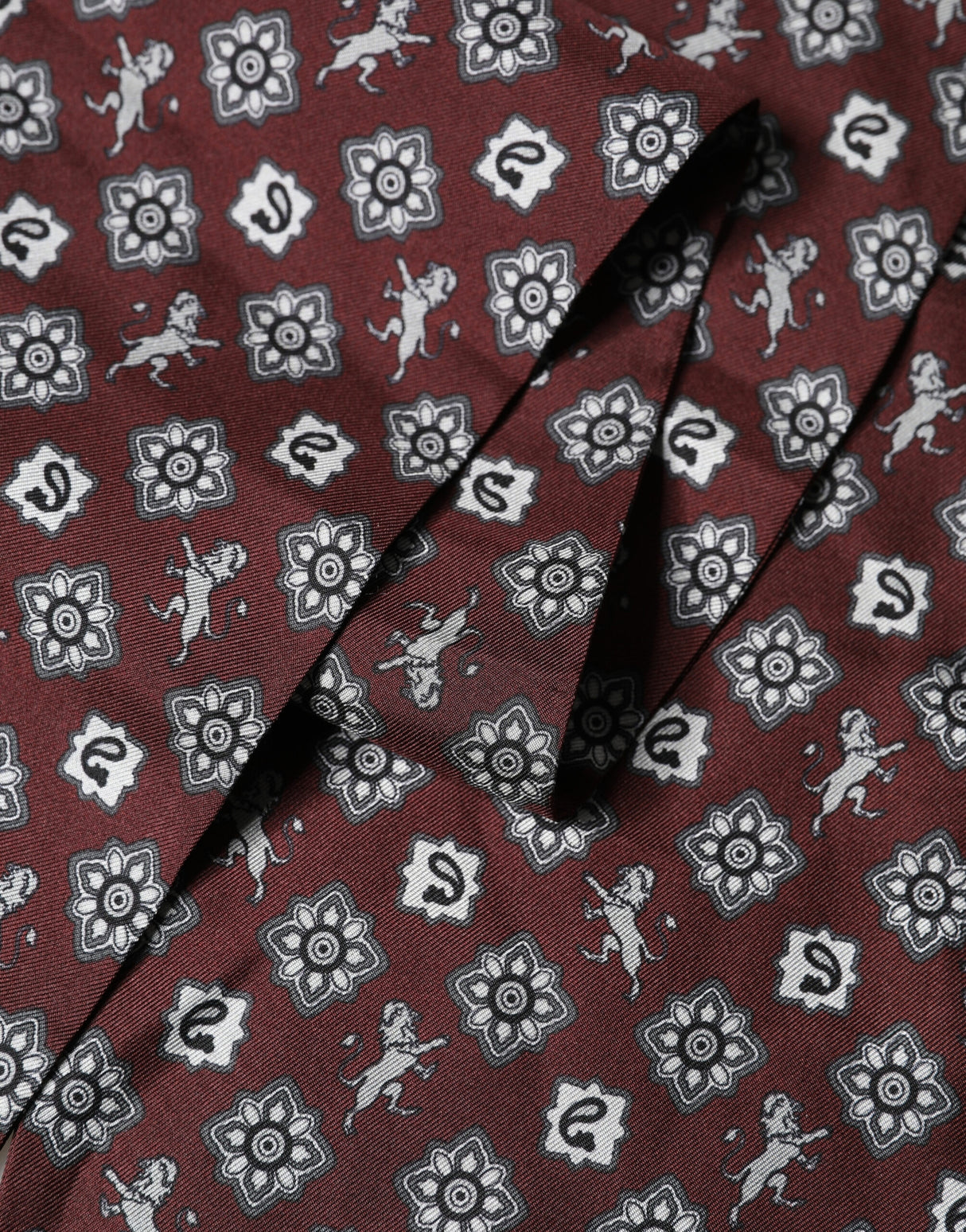 Dolce & Gabbana Bordeaux Silk Fringe Shawl Neck Wrap 142cm X 15.5cm  Scarf