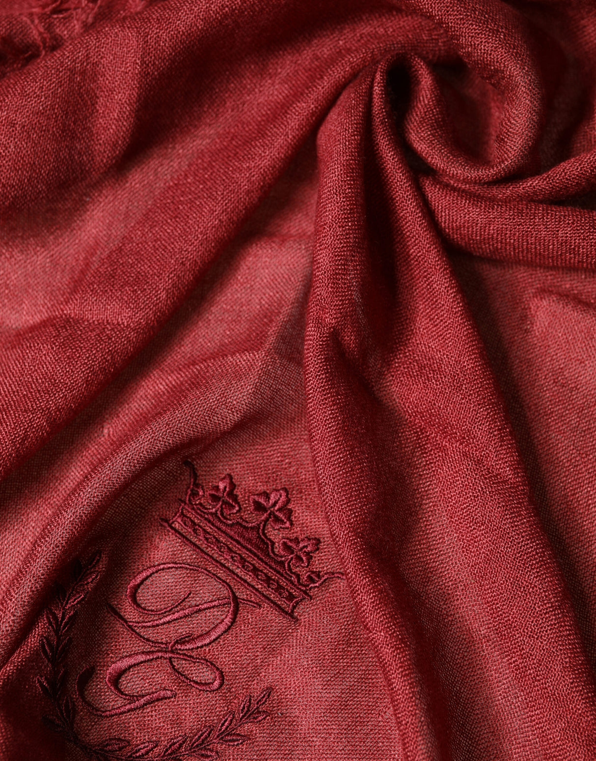 Dolce & Gabbana Red Cashmere Silk Fringe Wrap Foulard 200cm X 70cm Scarf