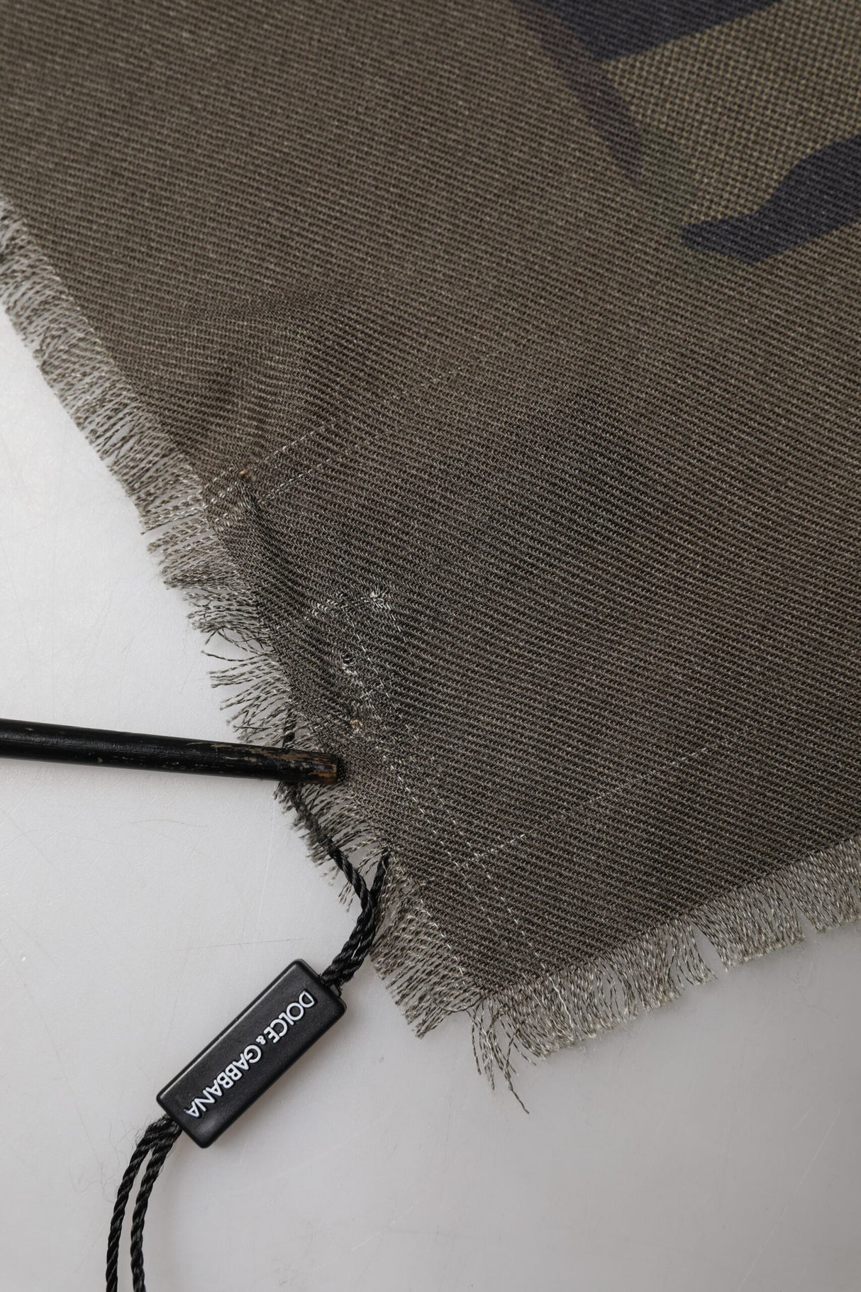 Dolce & Gabbana Green Camouflage Logo Cashmere 138cm x 137cm Men Scarf