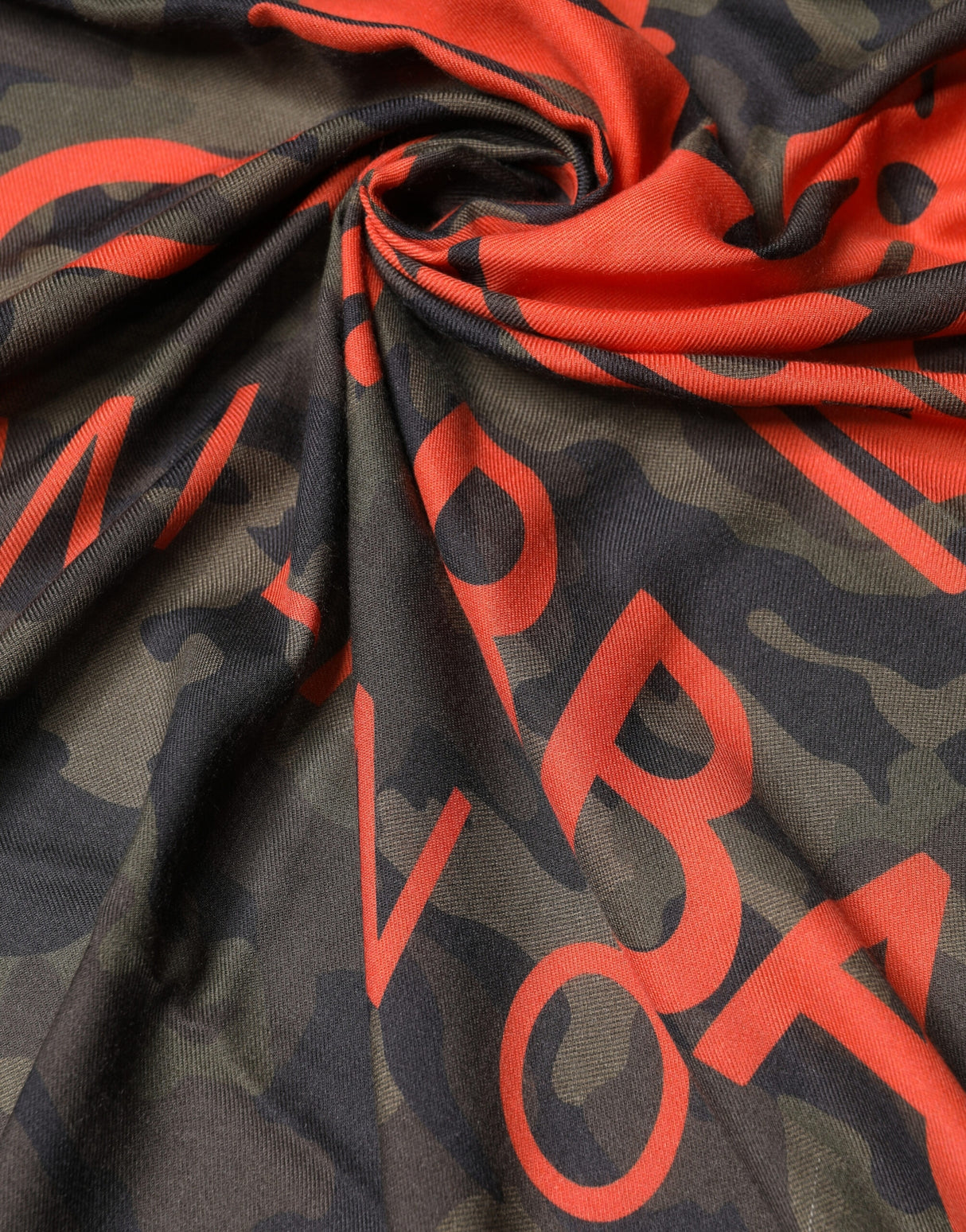 Dolce & Gabbana Green Camouflage Logo Cashmere 138cm x 137cm Men Scarf