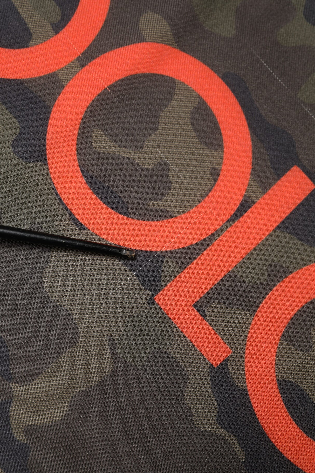 Dolce & Gabbana Green Camouflage Logo Cashmere 138cm x 137cm Men Scarf